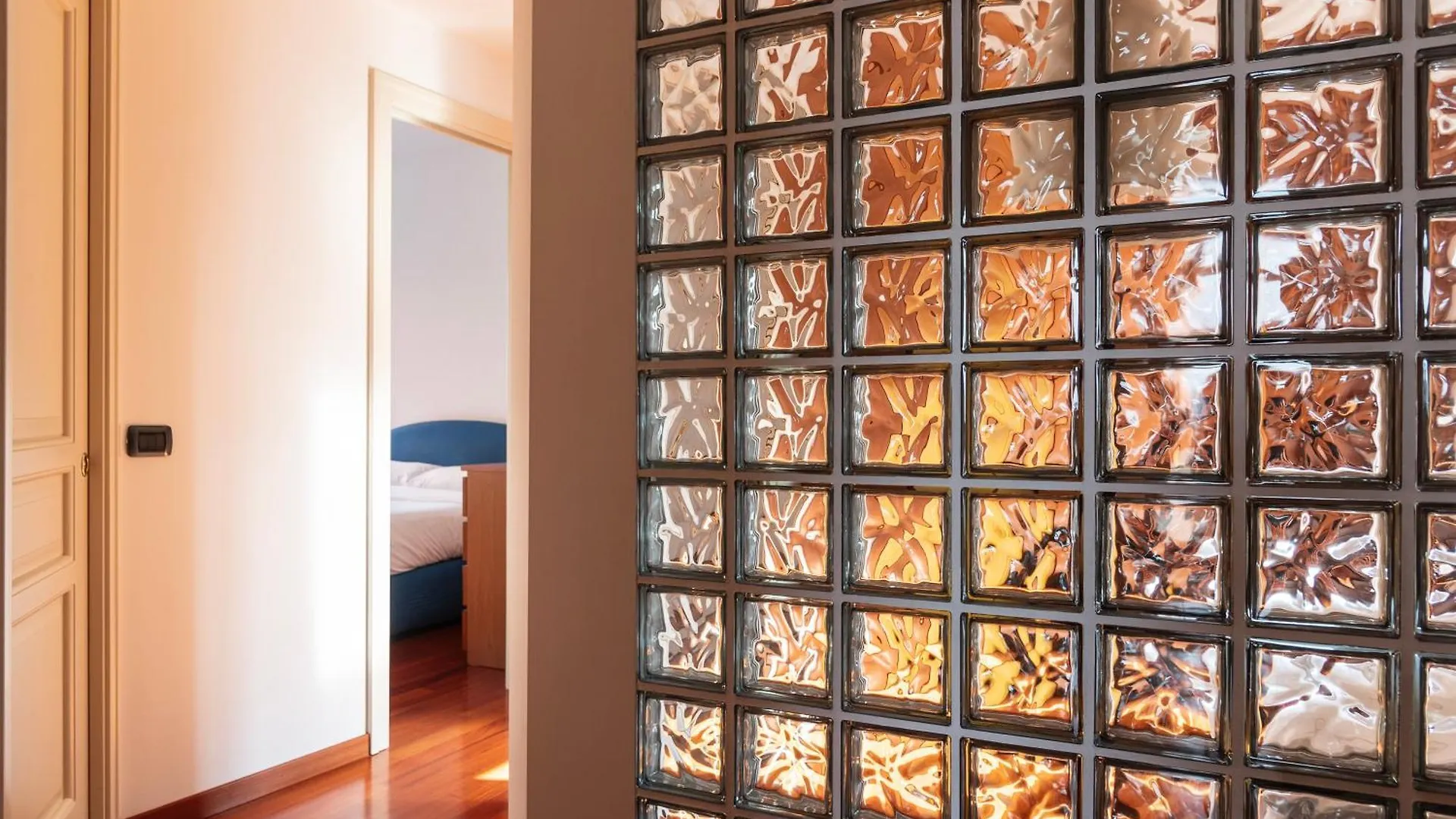 Apartment Youhosty - Cechov 21 Milan