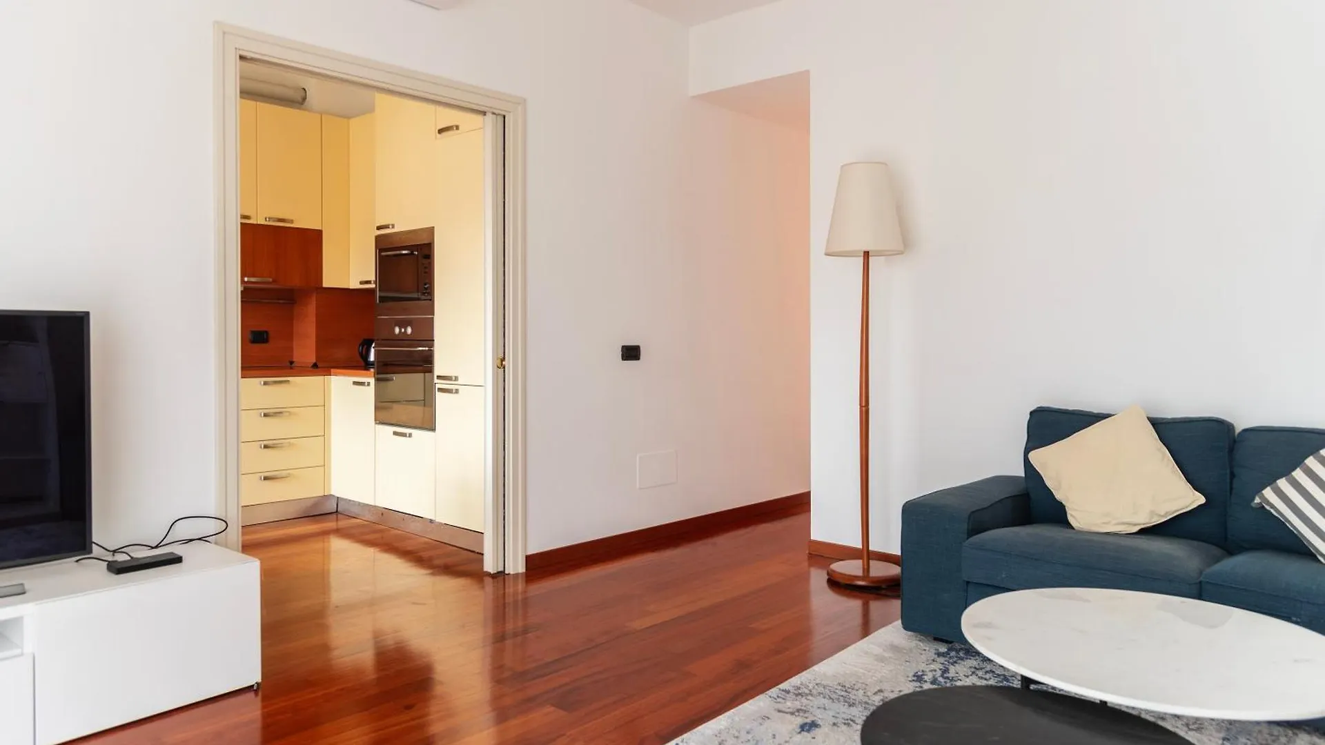 Apartment Youhosty - Cechov 21 Milan